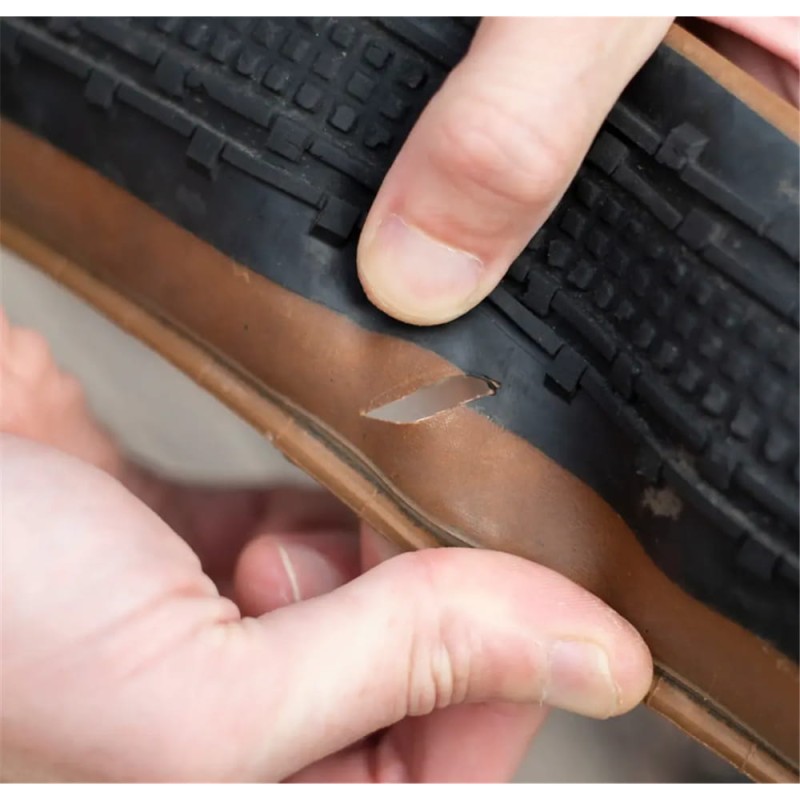 restrap-tyre-boot-kit-2-177354-f-sk6-w1550-h1080_6.jpg