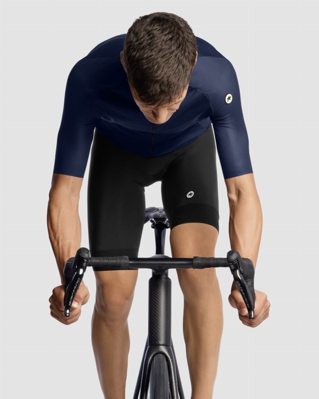 ASSOS_11.20.344.2Q_31 (1).jpg