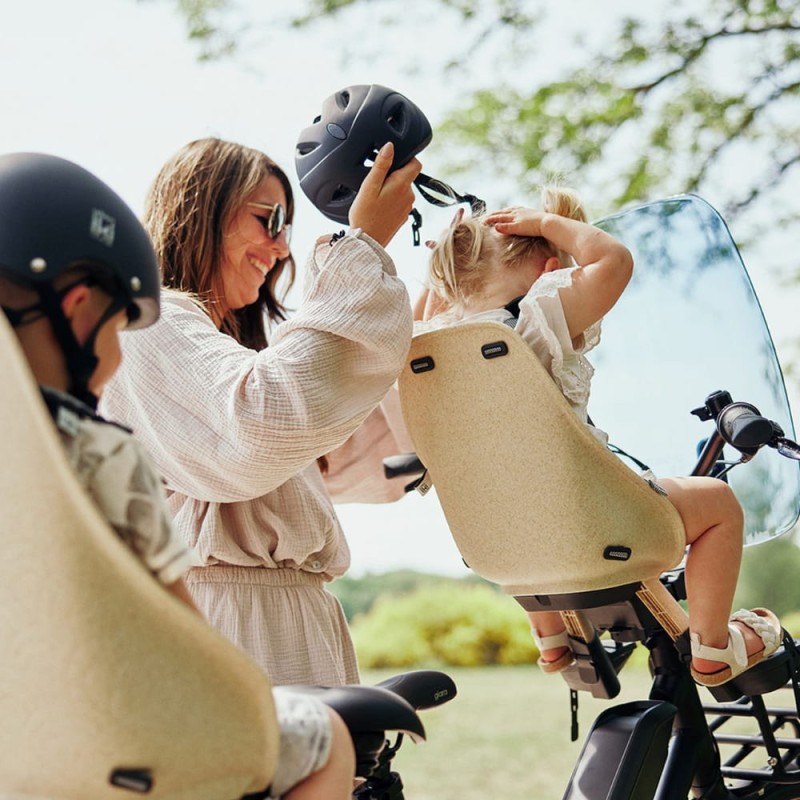 urban-iki-przedni-fotelik-bio-kolor-beige-black-ne (1).jpg