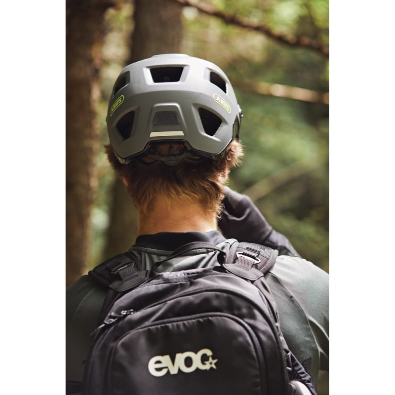 kask-rowerowy-abus-modrop-13.jpg