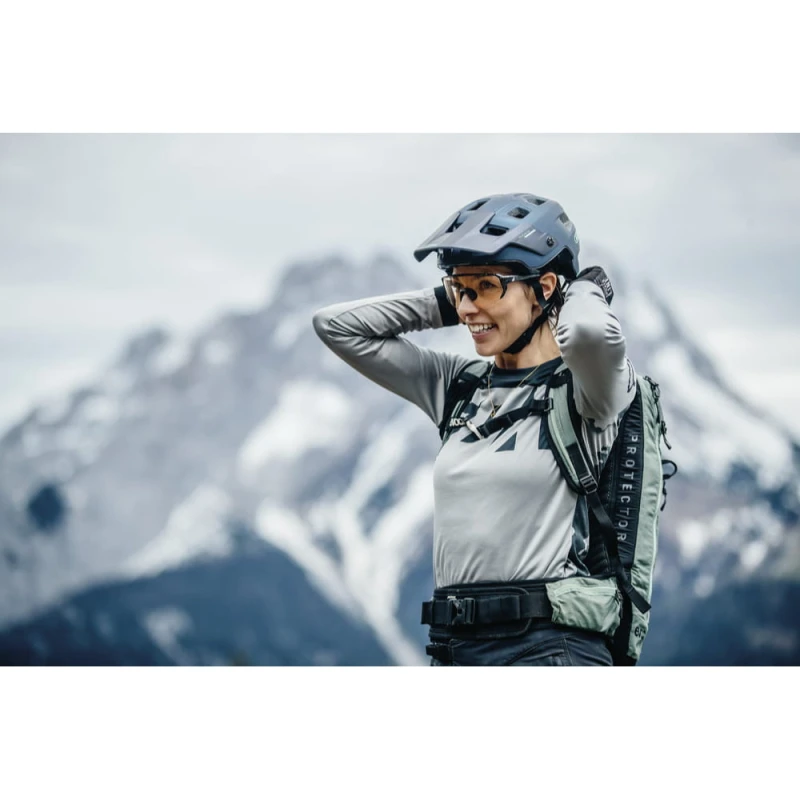 kask-rowerowy-abus-modrop-5.jpg