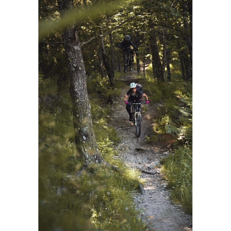 kask-rowerowy-abus-modrop-11.jpg