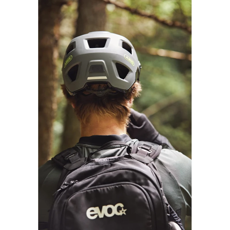 kask-rowerowy-abus-modrop-13.jpg