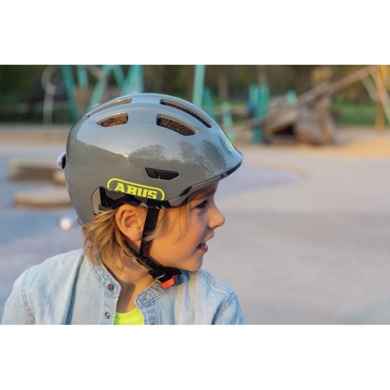 kask-dzieciecy-abus-smiley-3.0-ace-led-6.jpg