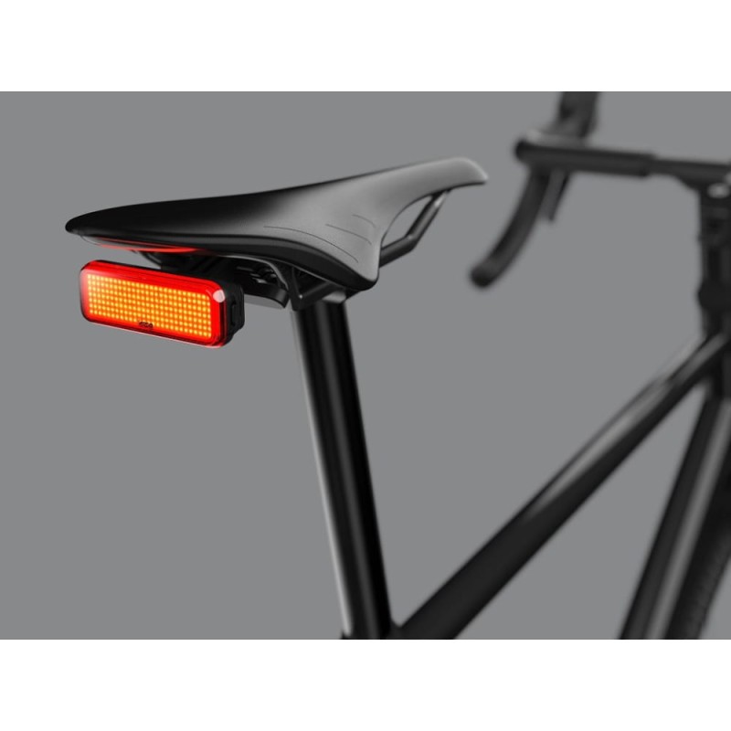 lampka-tylna-knog-blinder-link-saddle-2.jpg