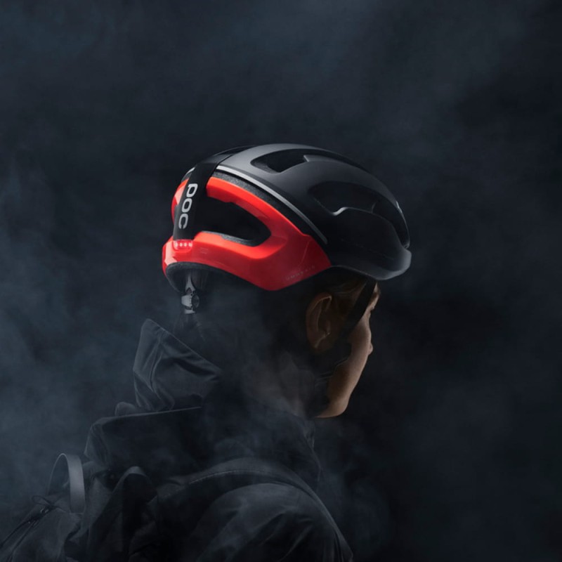 kask-rowerowy-poc-omne-beacon-mips-bialo-czarny-6.jpg