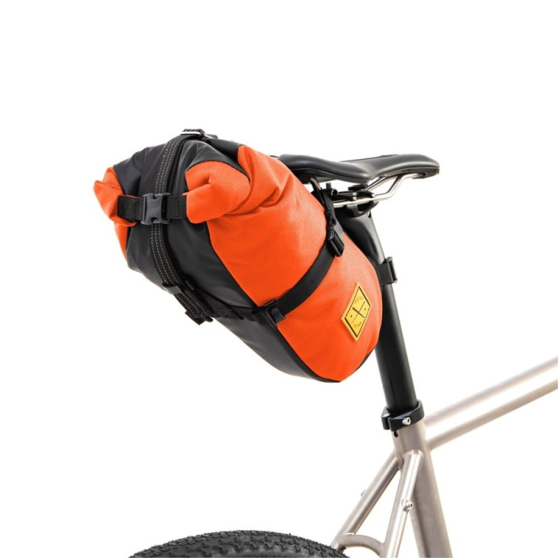 torba-podsiodlowa-restrap-saddle-pack-4.5l-pomaranczowa-3.jpg