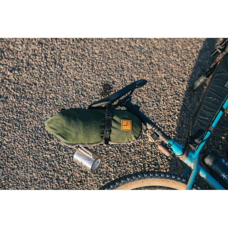 torba-podsiodlowa-restrap-saddle-pack-4.5l-oliwkowa-7.jpg