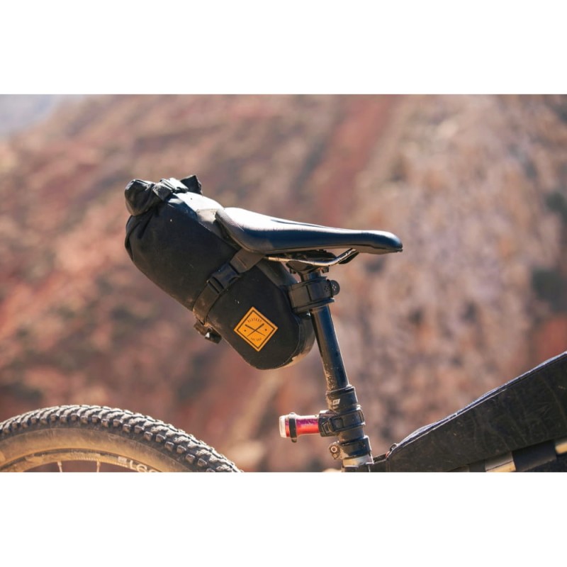 torba-podsiodlowa-restrap-saddle-pack-2.5l-czarna-7.jpg