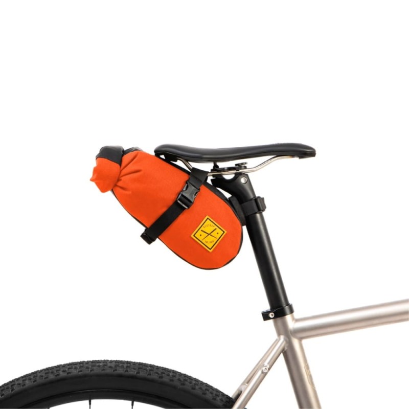 torba-podsiodlowa-restrap-saddle-pack-2.5l-pomaranczowa-1.jpg