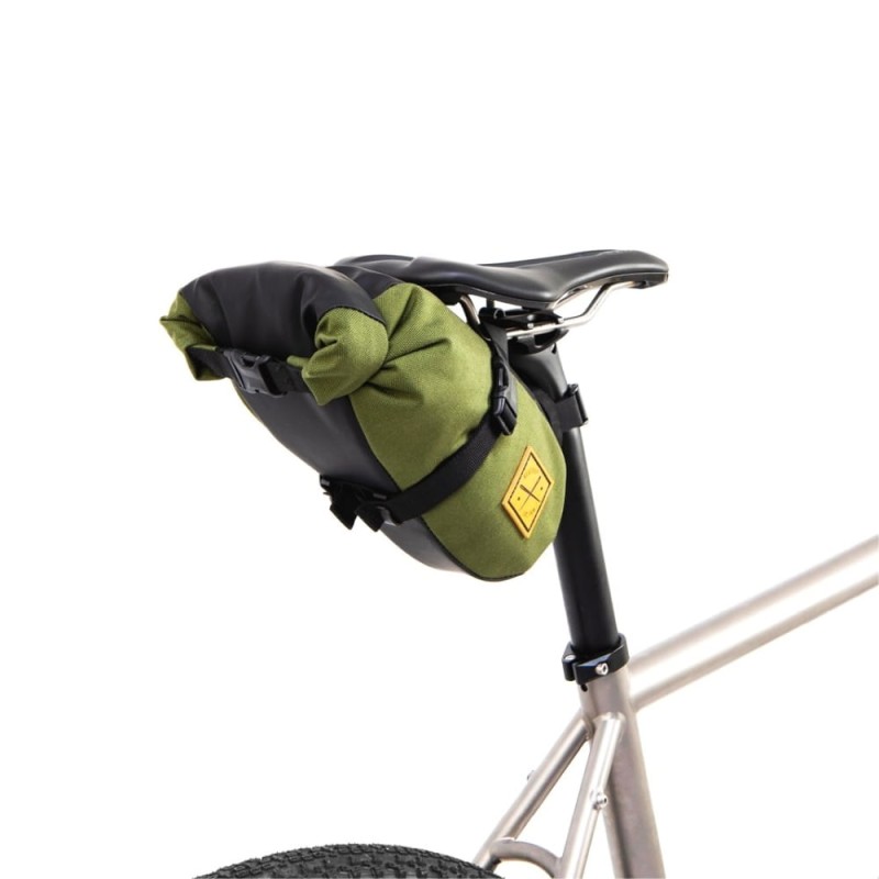 torba-podsiodlowa-restrap-saddle-pack-2.5l-oliwkowa-3.jpg