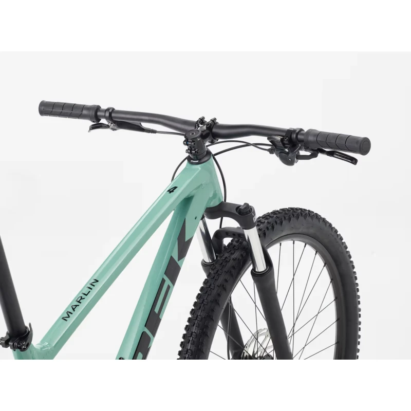 Rower MTB Trek Marlin 4 Gen 3 2026 Turkusowy - widok na kierownicę