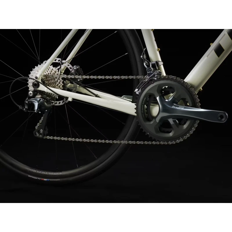 Rower szosowy Trek Domane AL 4 Gen 4 2026 Biały - łańcuch