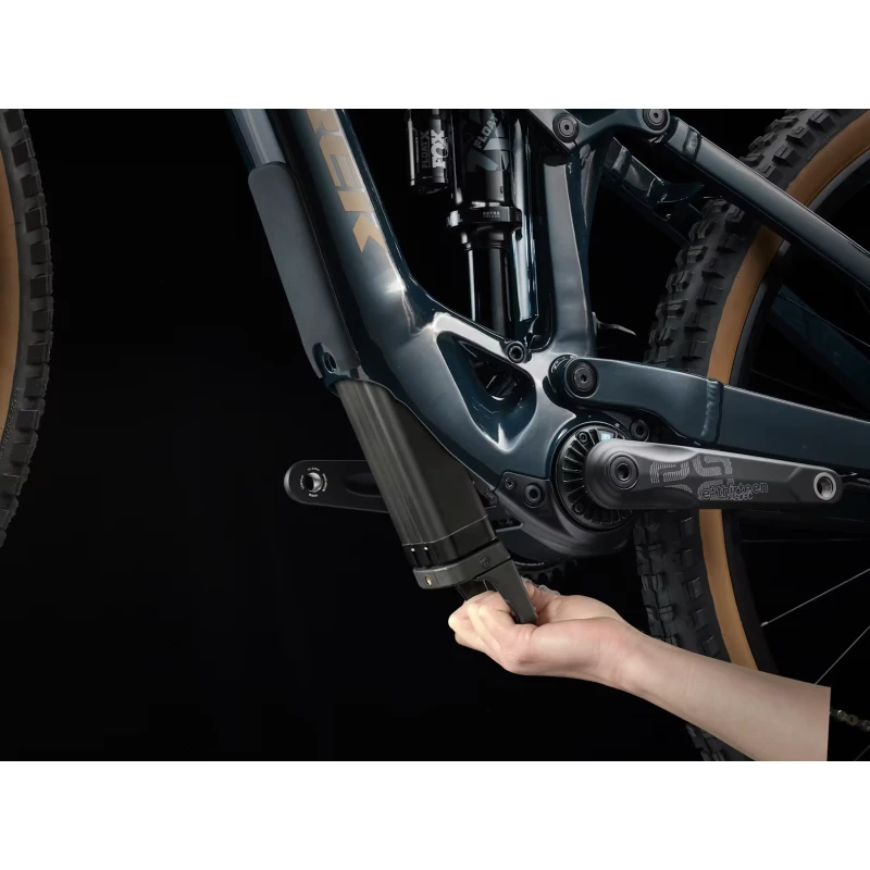 Rower elektryczny Trek Fuel EXe 8 XT 2025 Granatowy - widok z dołu