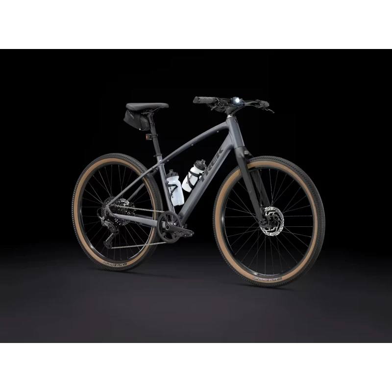 Rower crossowy Trek Dual Sport 2 Gen 5 2025 - widok z akcesoriami