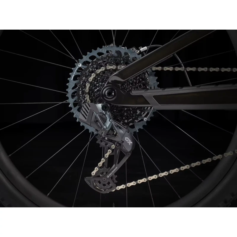 Rower MTB Trek Fuel EX 9.8 GX AXS Gen 6 Czarny - łańcuch i piasta