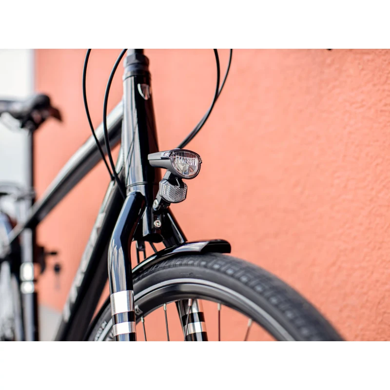 Rower trekkingowy Trek Verve 1 Equipped 2022 Czarny - lampka przednia