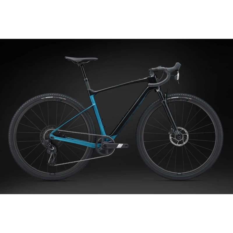 Rower gravel Giant Revolt X Advanced Pro 2 Black:Sea Sparkle - widok roweru z boku