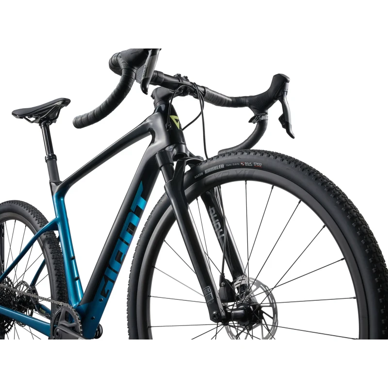 Rower gravel Giant Revolt X Advanced Pro 2 Black:Sea Sparkle - widok z dołu