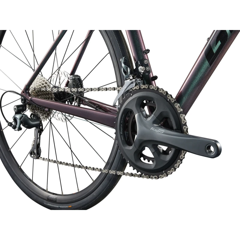 Rower szosowy Giant Contend AR 2 Dark Iridescent - widok korby