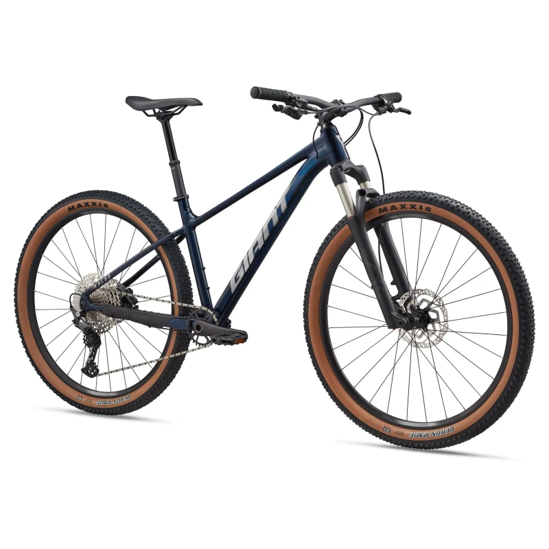 Rower MTB Giant Talon 0 Ultra Navy - widok pod kątem