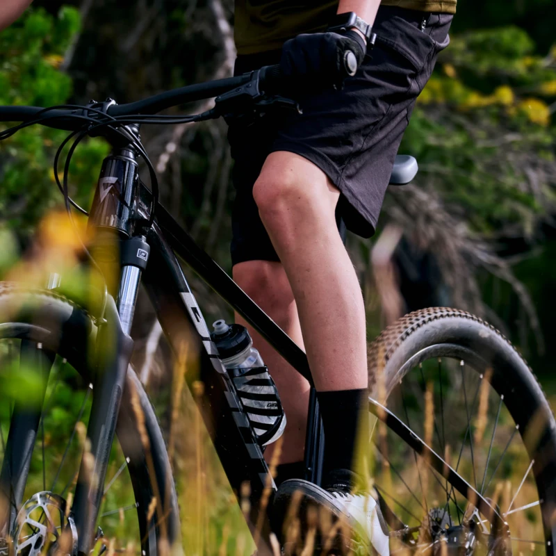 Rower MTB Giant Talon 3 Pomarańczowy - widok w trakcie użytkowania