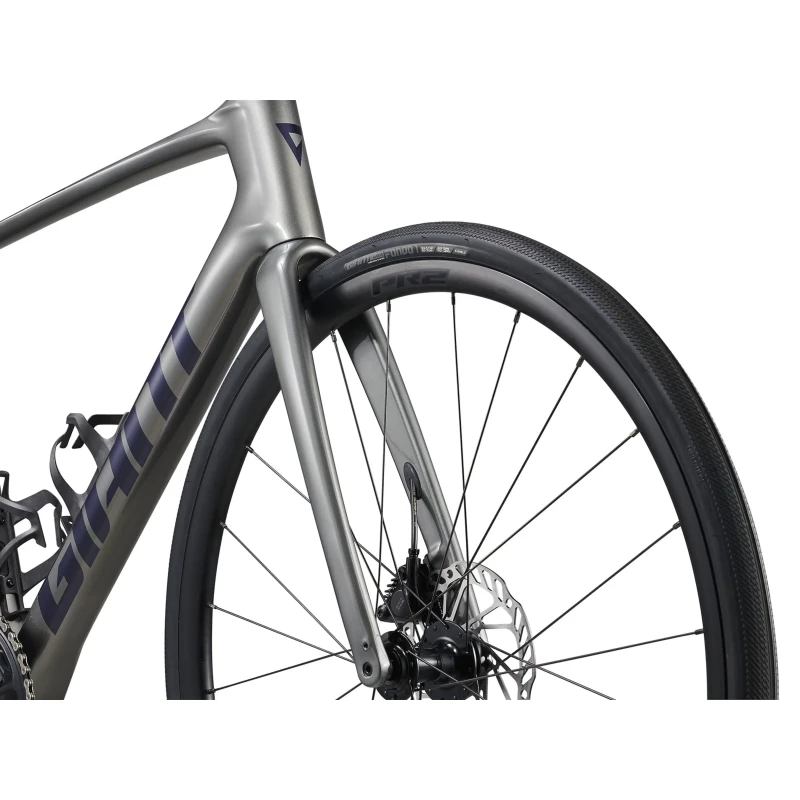 Rower szosowy Giant Defy Advanced 1 Charcoal:Milky Way - widelec i koło