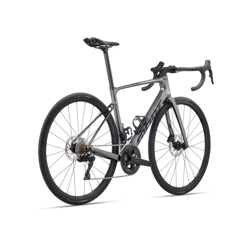 Rower szosowy Giant Defy Advanced 1 Charcoal:Milky Way - widok z tyłu