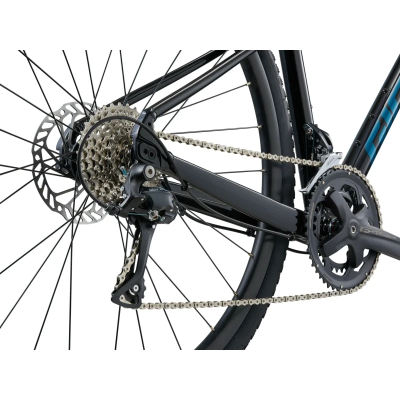 Rower gravel Giant Revolt 2 Metallic Black - łańcuch i piasta