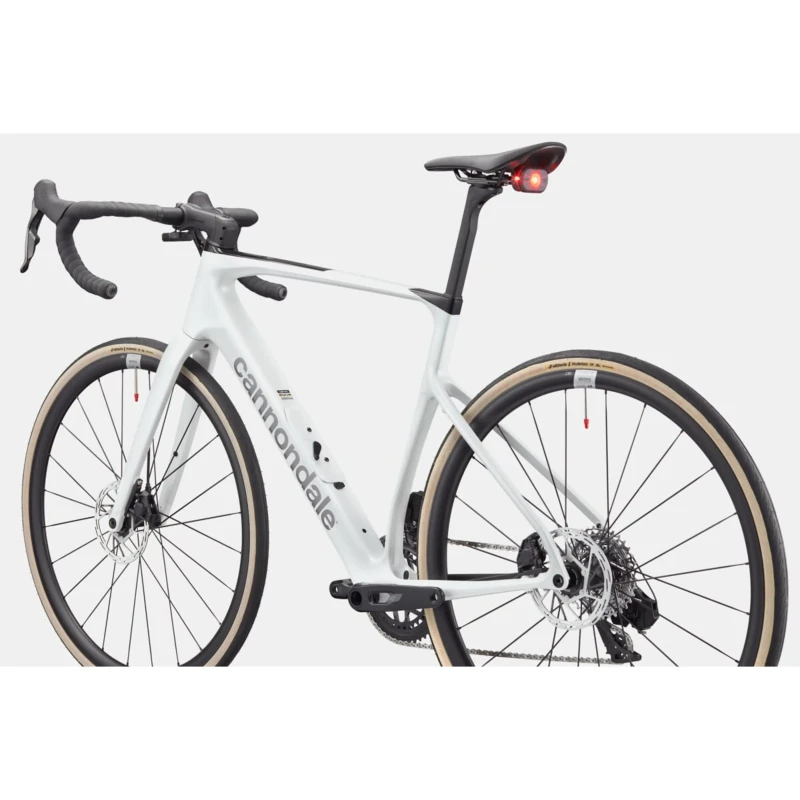 Rower szosowy Cannondale Synapse Carbon 3 Smartsense Biały - widok z tyłu