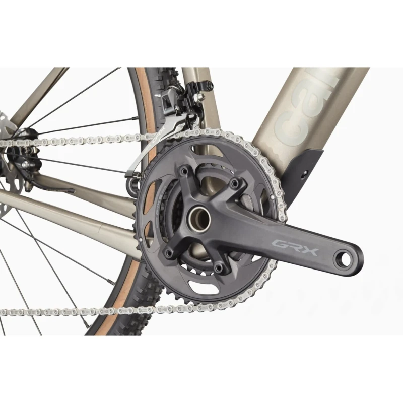 Rower gravel Cannondale Topstone Carbon 3 GRX 2x Biały - widok korby