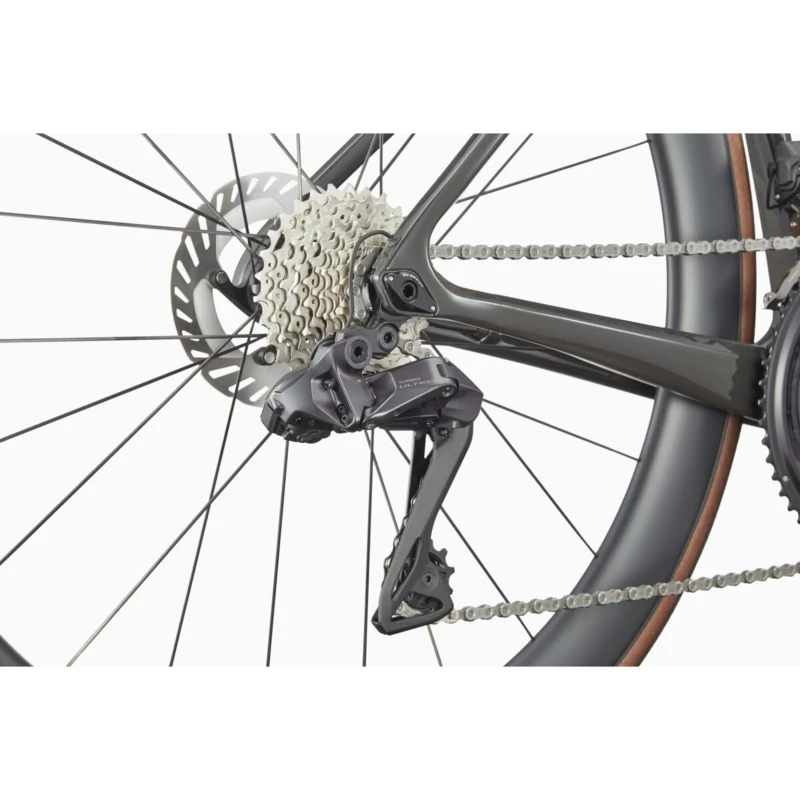 Rower szosowy Cannondale SuperSix EVO Hi-MOD 2 Czerwony - widok piasty i łańcucha