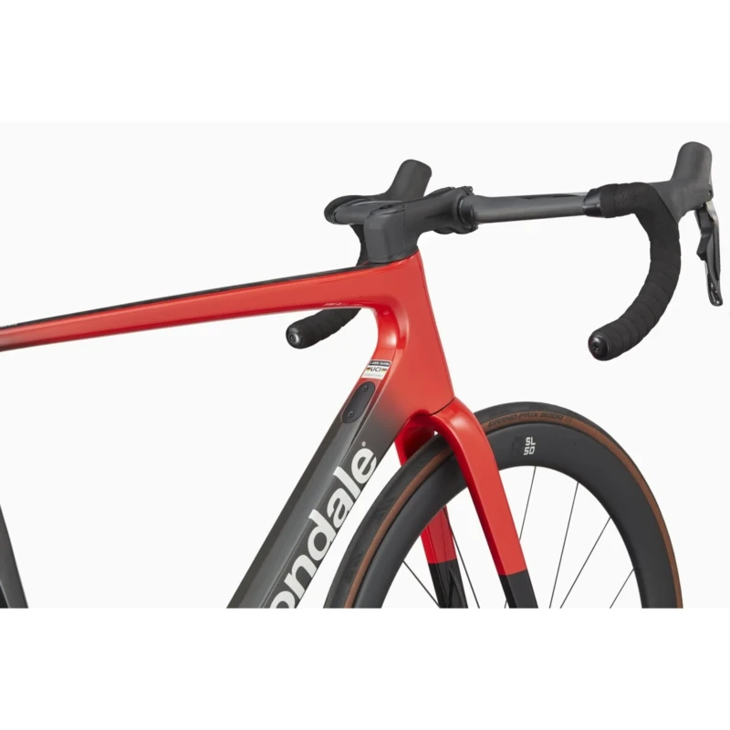 Rower szosowy Cannondale SuperSix EVO Hi-MOD 2 Czerwony - widok ramy i kierownicy