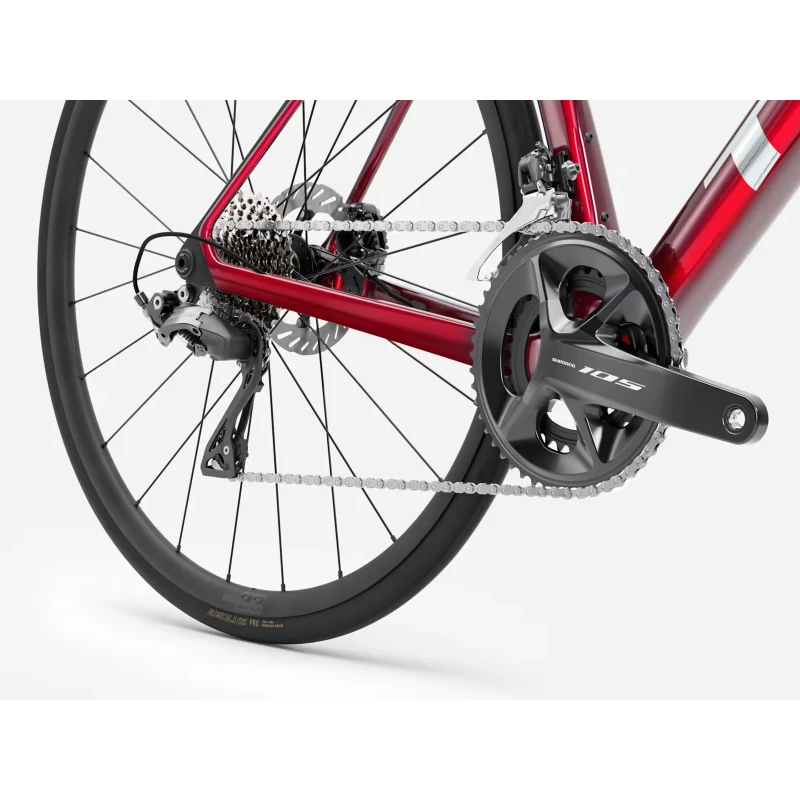 Rower szosowy Trek Madone SL 5 Gen 8 2026 Czerwony - widok koła i korby