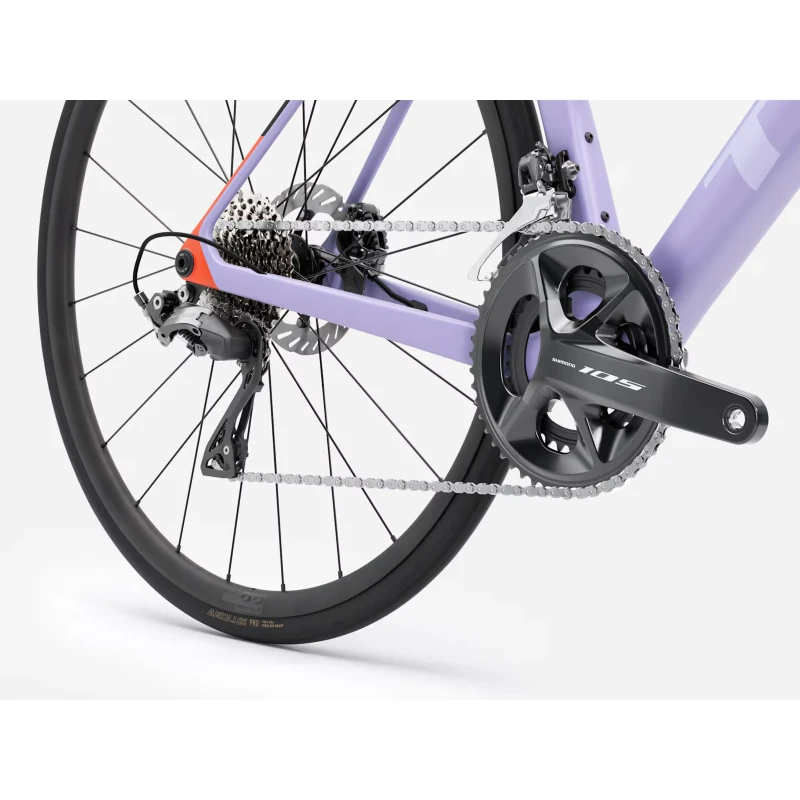 Rower szosowy Trek Madone SL 5 Gen 8 2026 Fioletowy - widok koła i korby