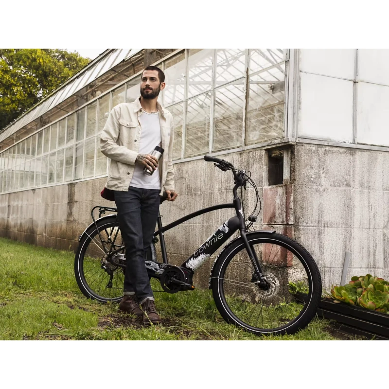 Rower elektryczny Electra Townie Path Go! 10D EQ 2025 Czarny - zdjęcie aranżacyjne