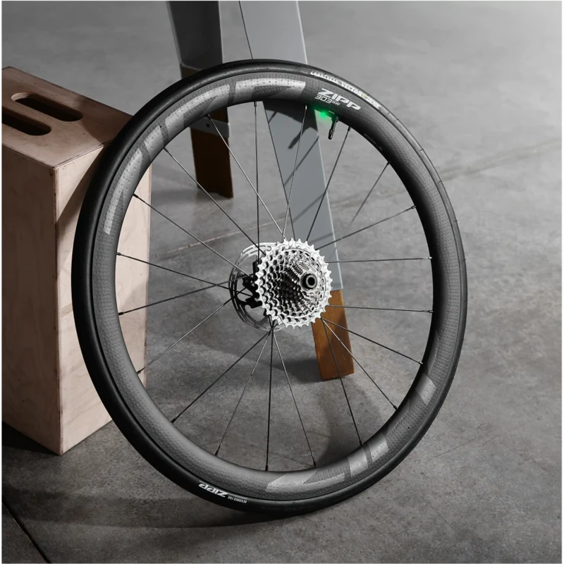 kolo-tylne-zipp-303-sw-sram-shimano-4.webp