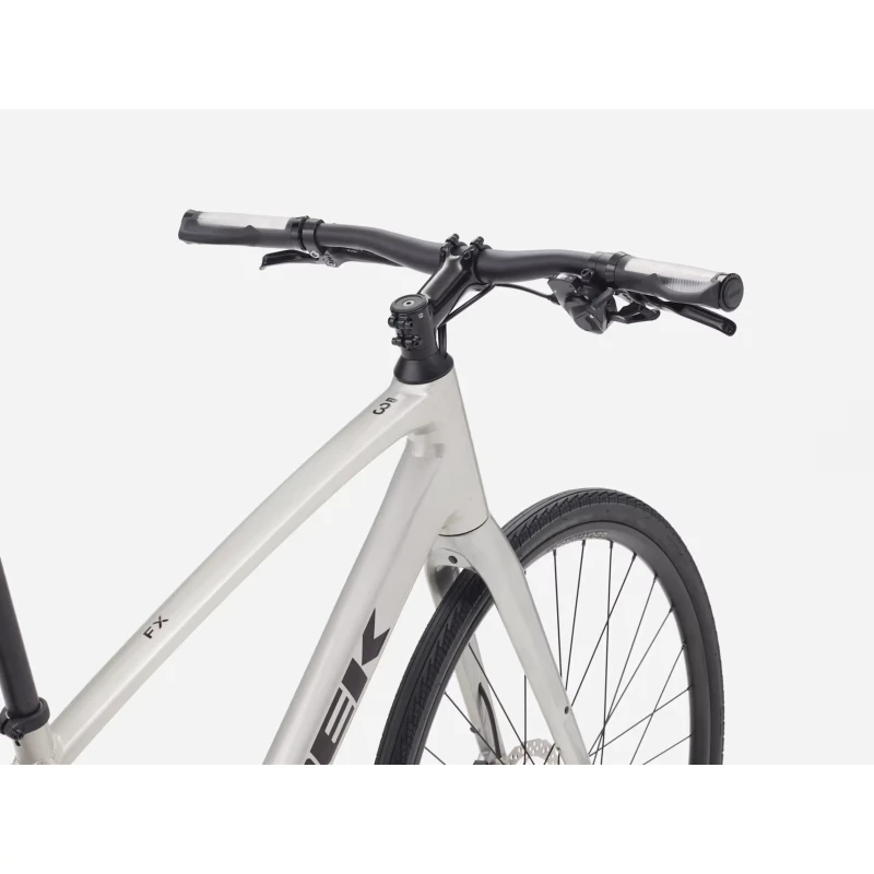 rower-fitness-trek-fx-3-z-wysokim-przekrokiem-gen-4-srebrny-3.webp
