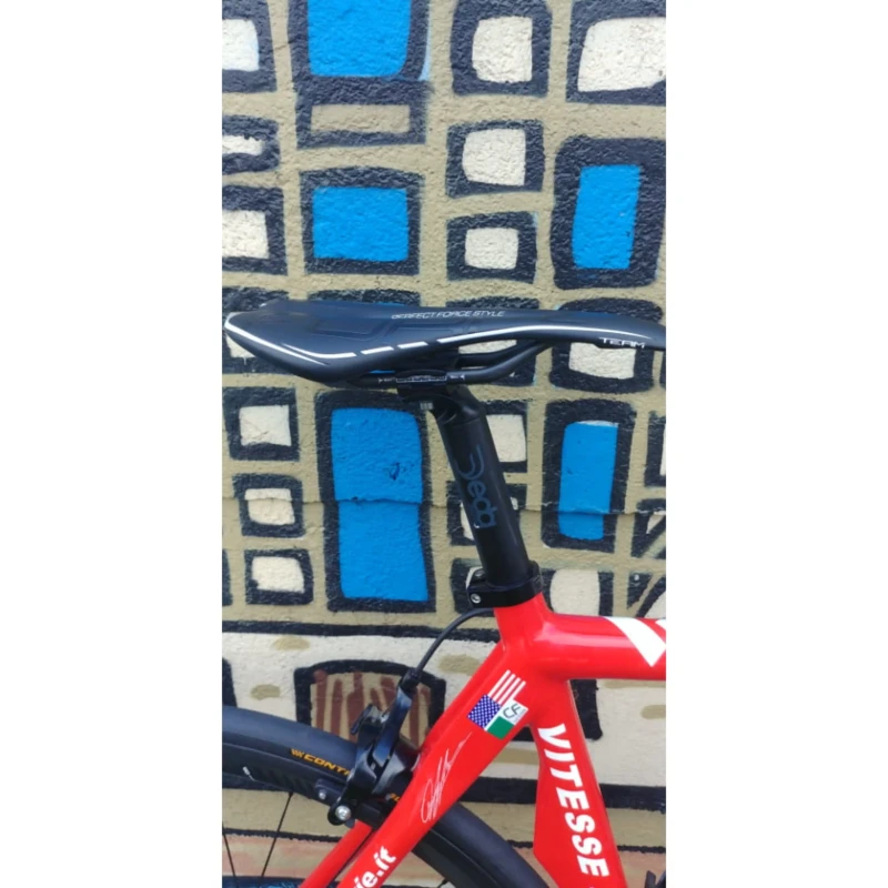 Rower szosowy VeloVie Vitesse 300SE 54cm z kołami karbonowymi - wspornik siodła i siodełko