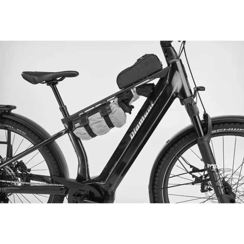 Rower elektryczny Diamant Suvea Trip Pro 600Wh Granatowy - widok z akcesoriami