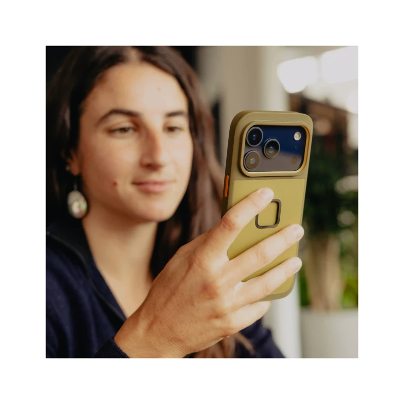 etui-peak-design-mobile-gnar-iphone-17-pro-oliwkowe-10.webp