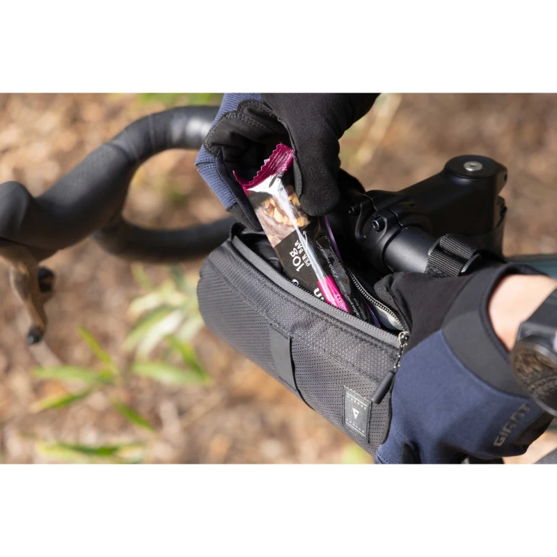 torba-na-kierownice-giant-shadow-sl-burrito-czarna-9.webp