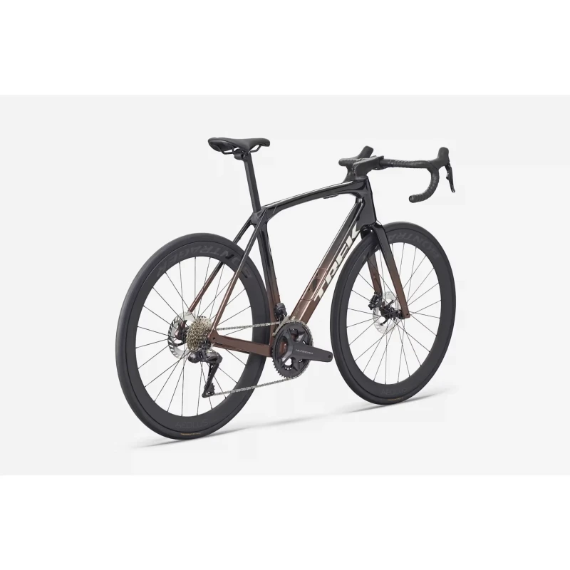 rower-szosowy-trek-domane-sl-7-gen-4-brazowy-2.webp
