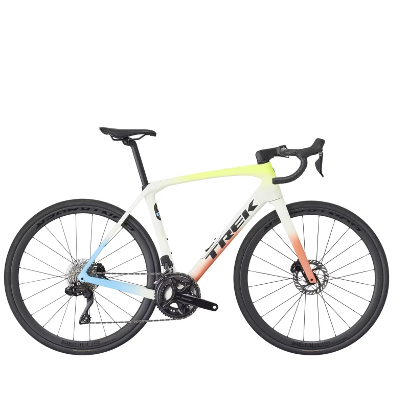 rower-szosowy-trek-domane-sl-6-gen-4-bialy-1.webp