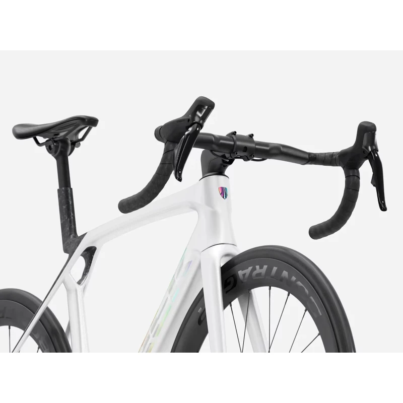 rower-szosowy-trek-madone-sl-7-gen-8-bialy-5.webp