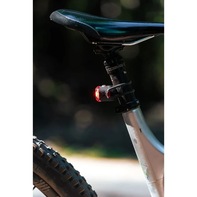 zestaw-lampek-lezyne-femto-usb-drive-czarny-4.webp