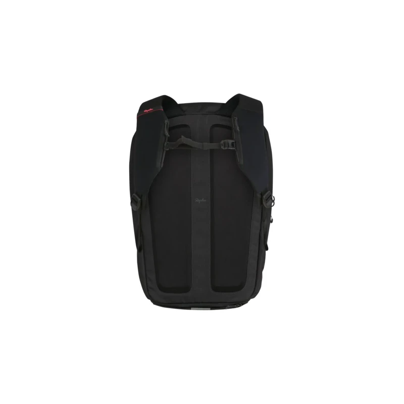 plecak-rapha-30l-czarny-2.webp