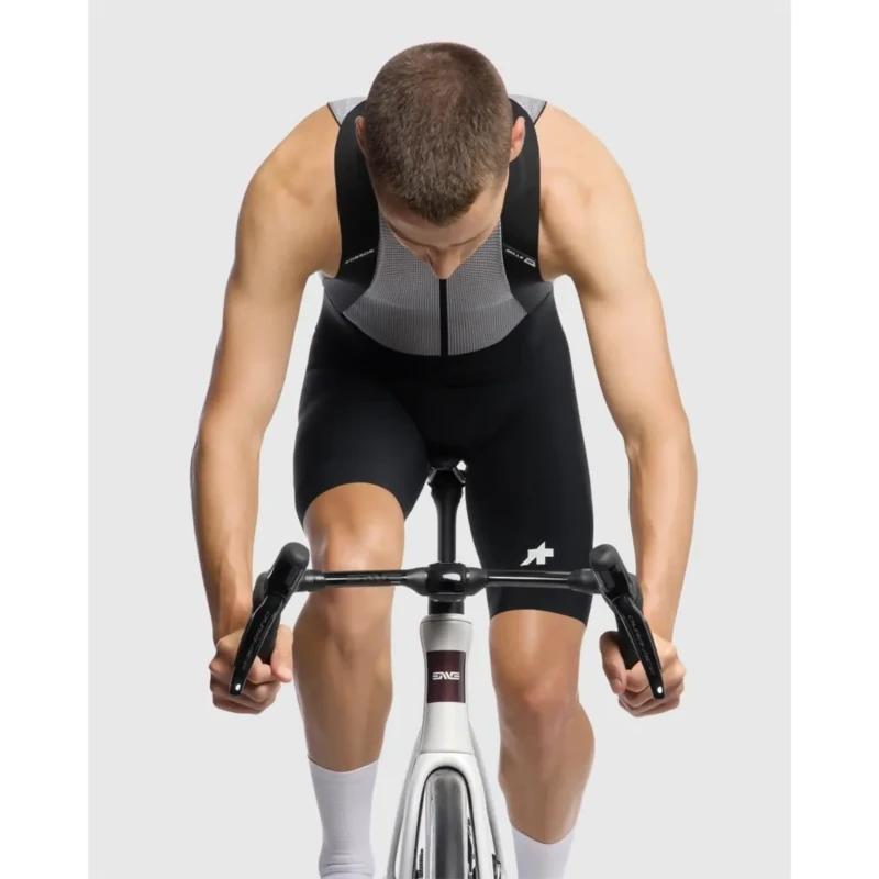 spodenki-rowerowe-assos-mille-gt-s11-czarne-5.webp