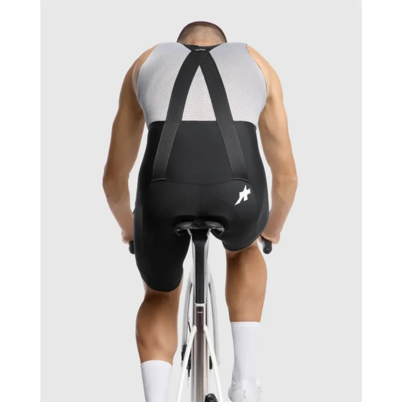 spodenki-rowerowe-assos-mille-gt-s11-czarne-6.webp