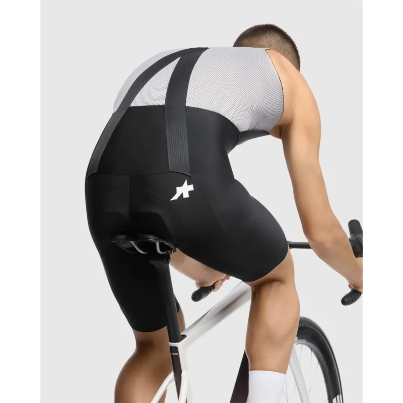 spodenki-rowerowe-assos-mille-gt-s11-czarne-7.webp